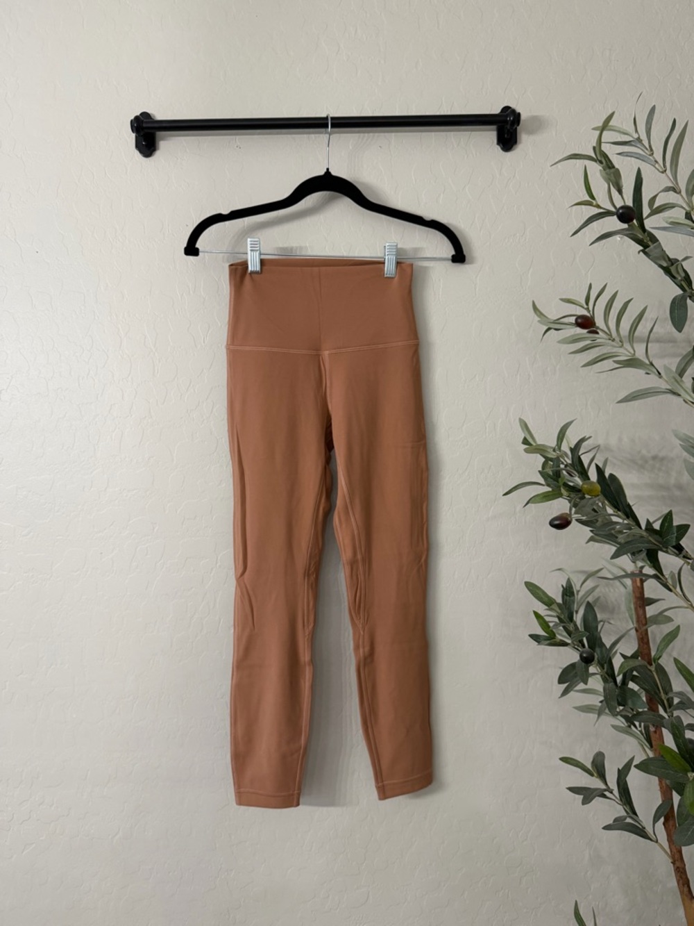 NWOT Lululemon Align HR 25” Leggings - Nude
